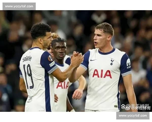 热刺新帅托马斯・弗兰克首访 Hotspur Way 与麦迪逊德拉古辛共商康复大计 热刺新帅托马斯・弗兰克首访 Hotspur Way 与麦迪逊德拉古辛共商康复大计