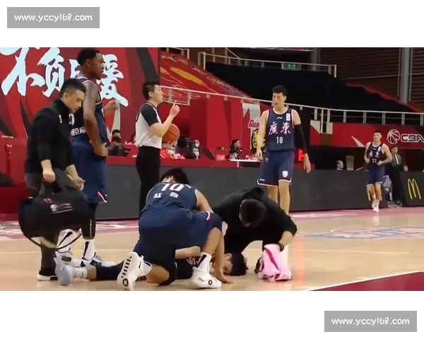 暖心阿德耶米!对手受伤弃攻,这波操作获裁判力赞 暖心阿德耶米!对手受伤弃攻,这波操作获裁判力赞